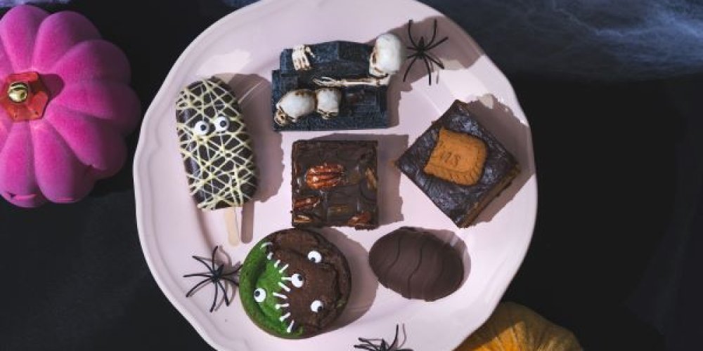 CAKE OR DEATH LIMITED EDITION HALLOWEEN BOXES