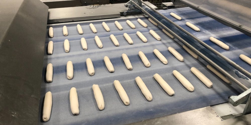 Bakery boosts roll production to 200-per-minute